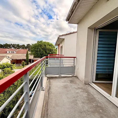 Апартаменты Salon Terrasse Bordeaux Tram Netflix *